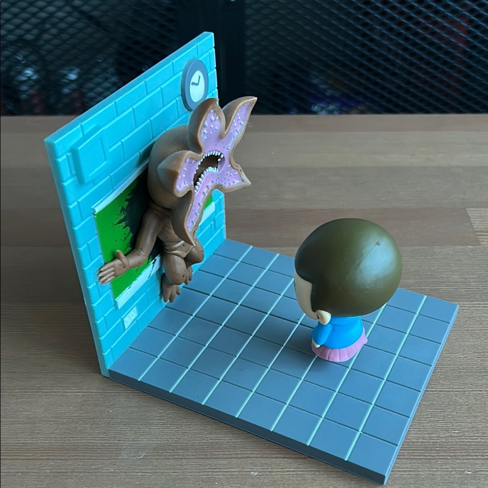 Stranger Things Eleven/Demagorgon Diorama